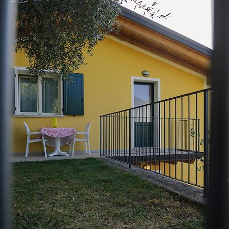 Casa Navla' Appartamenti "Ulivi"- "Fiori" -"Velieri"-"Luna"-"Nido"-"Taverna" 提尼亚类 外观 照片