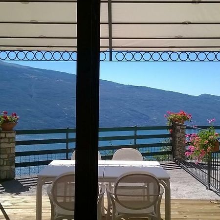 Casa Navla' Appartamenti "Ulivi"- "Fiori" -"Velieri"-"Luna"-"Nido"-"Taverna" 提尼亚类 外观 照片