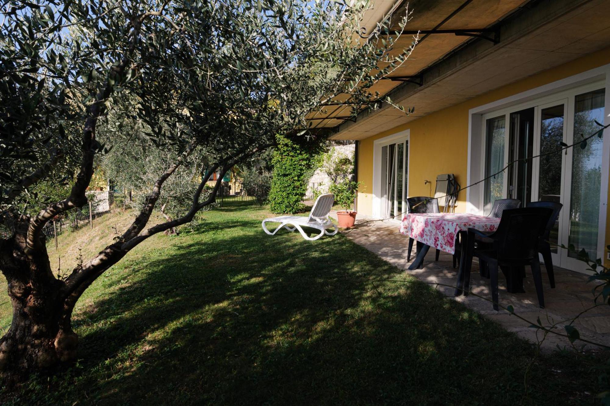Casa Navla' Appartamenti "Ulivi"- "Fiori" -"Velieri"-"Luna"-"Nido"-"Taverna" 提尼亚类 外观 照片