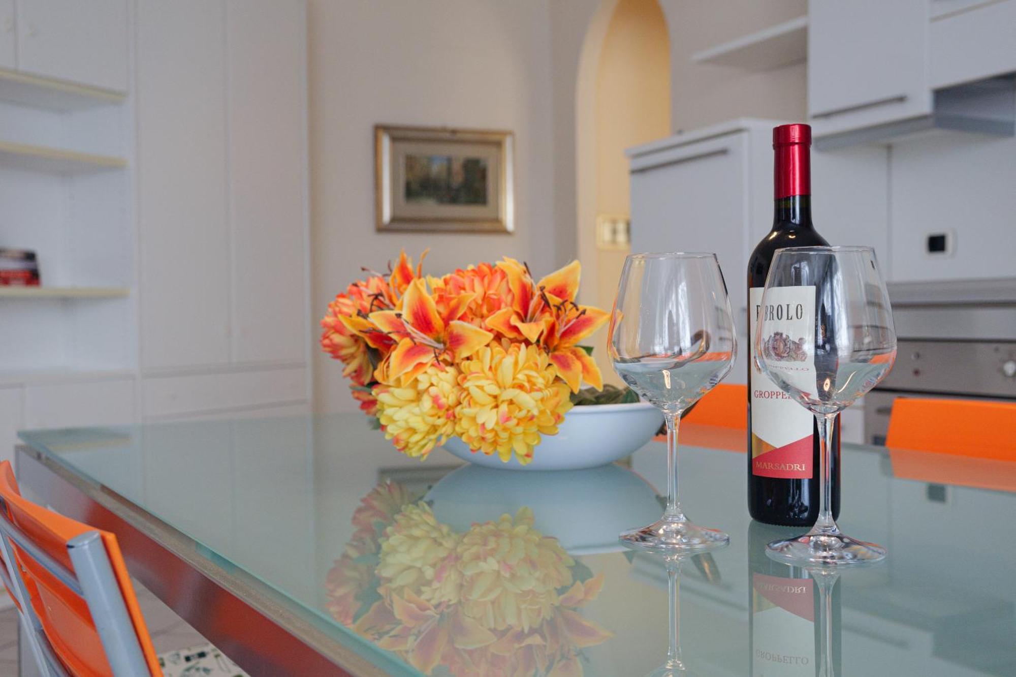 Casa Navla' Appartamenti "Ulivi"- "Fiori" -"Velieri"-"Luna"-"Nido"-"Taverna" 提尼亚类 外观 照片
