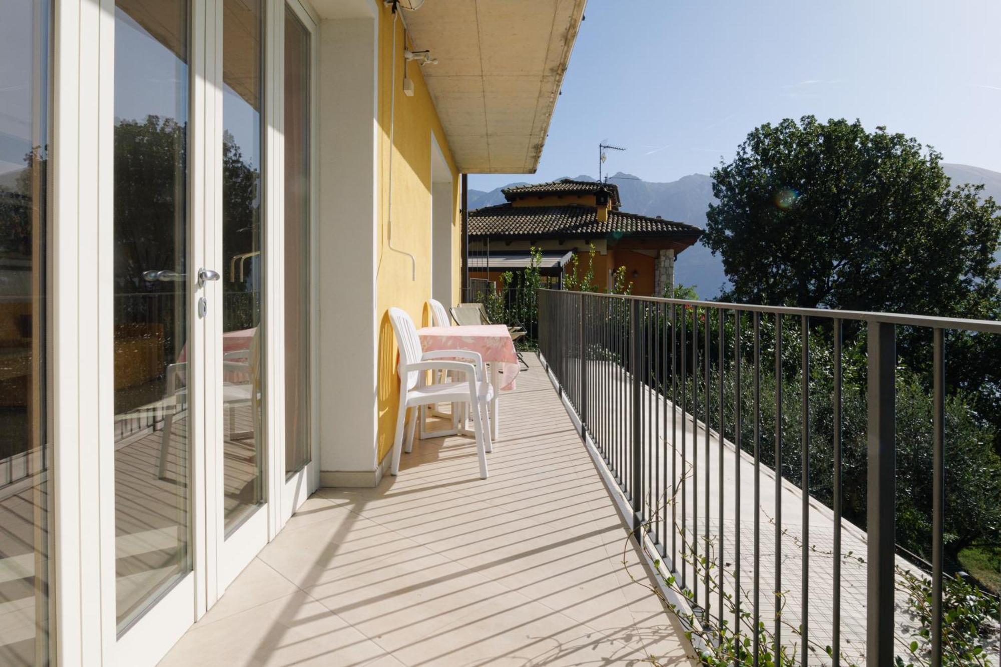 Casa Navla' Appartamenti "Ulivi"- "Fiori" -"Velieri"-"Luna"-"Nido"-"Taverna" 提尼亚类 外观 照片
