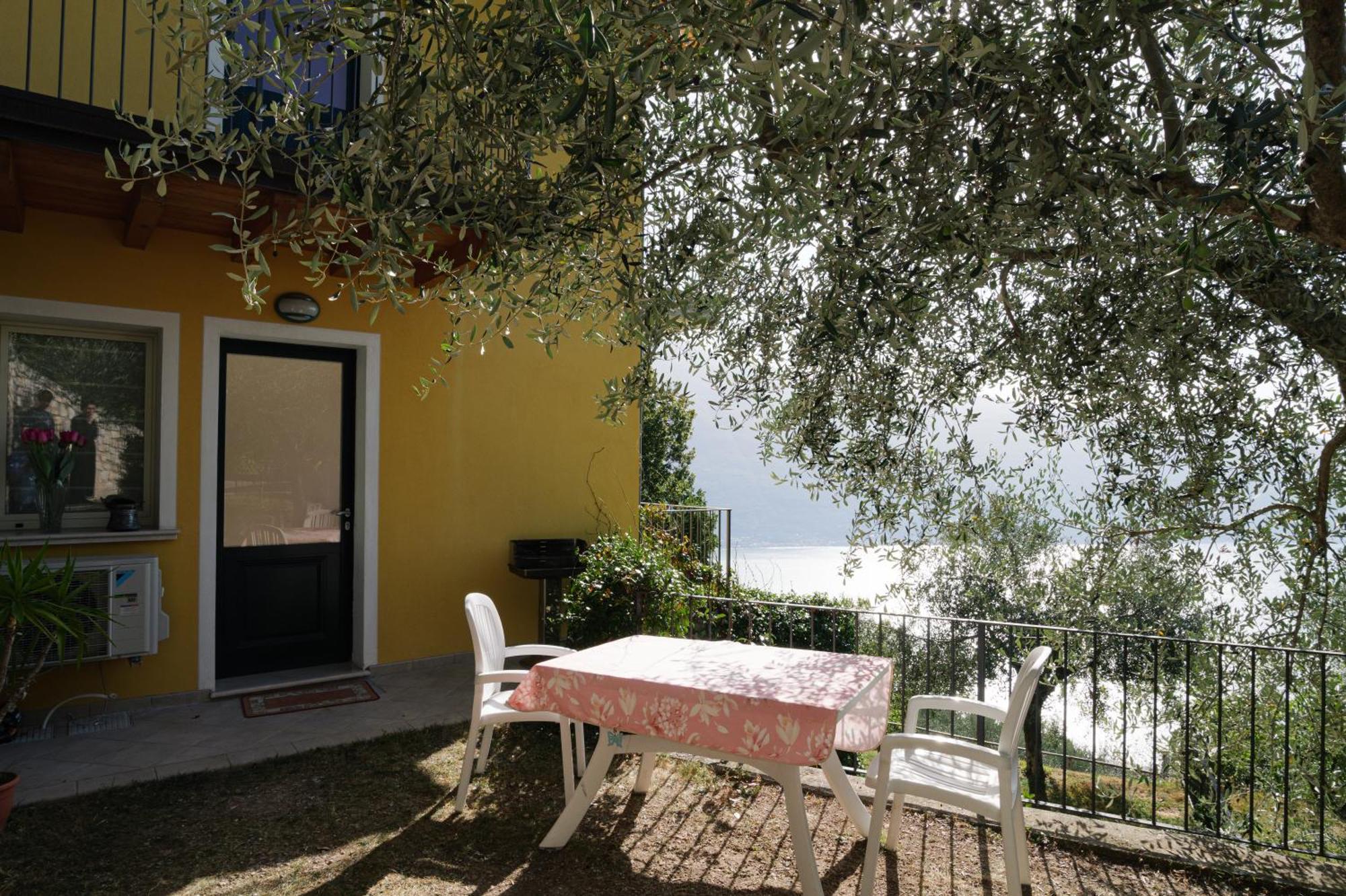 Casa Navla' Appartamenti "Ulivi"- "Fiori" -"Velieri"-"Luna"-"Nido"-"Taverna" 提尼亚类 外观 照片