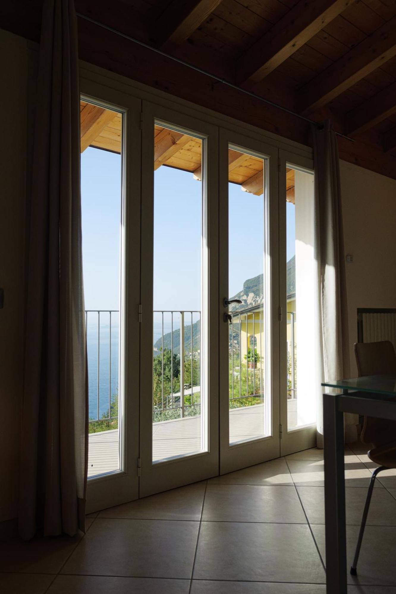 Casa Navla' Appartamenti "Ulivi"- "Fiori" -"Velieri"-"Luna"-"Nido"-"Taverna" 提尼亚类 外观 照片