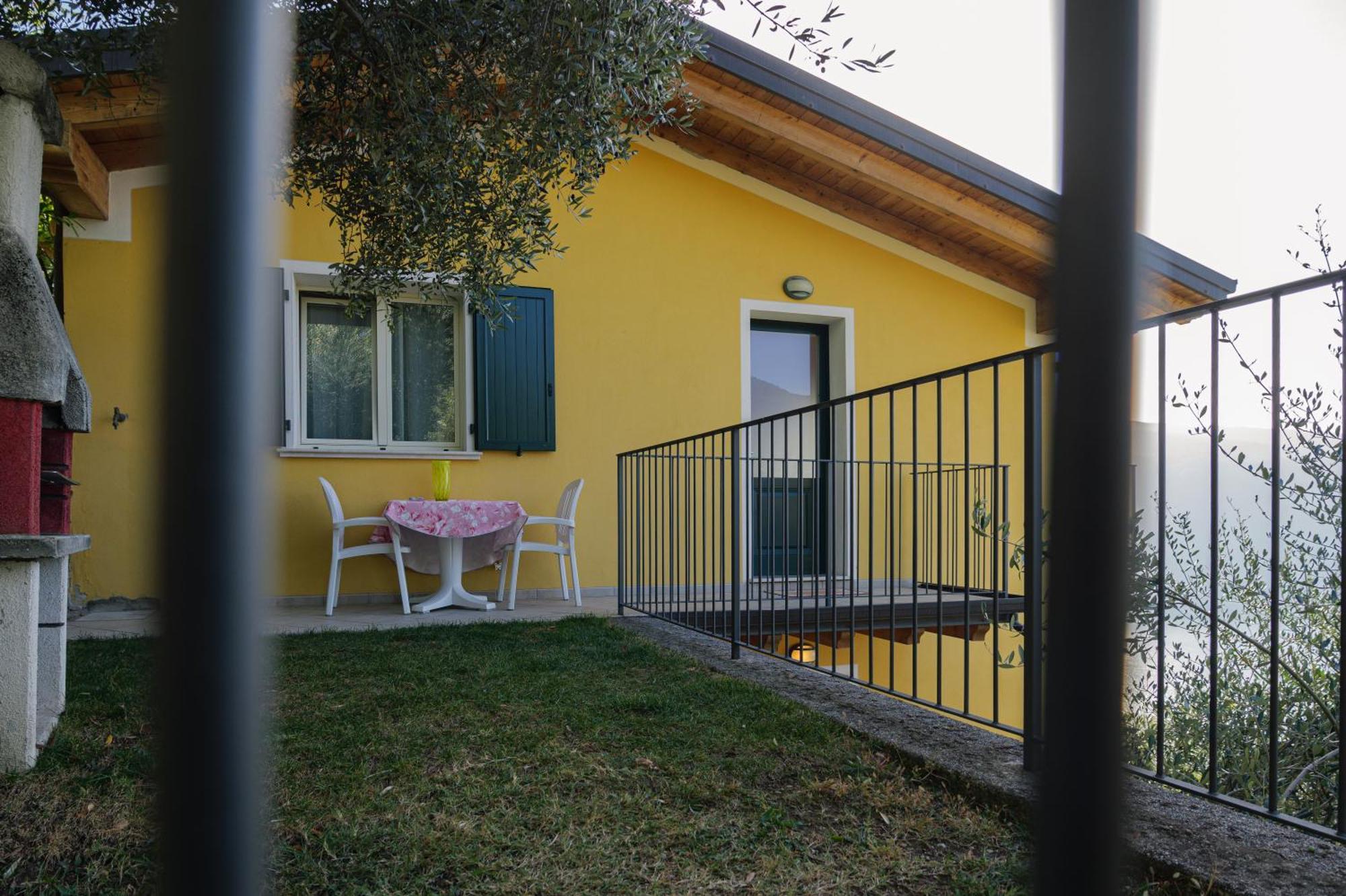 Casa Navla' Appartamenti "Ulivi"- "Fiori" -"Velieri"-"Luna"-"Nido"-"Taverna" 提尼亚类 外观 照片